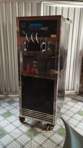 Vendo máquina de sorvete expresso my frost 3 bicos revisada