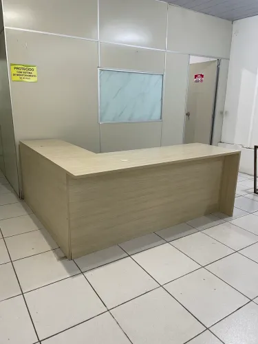 Mesa para recepção/escritório