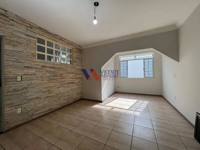 Casa com quintal, pomar e espaço gourmet completo