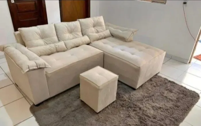 Lindo! Sofá de canto com puff  medidas 1,90m contato (98)9  * 