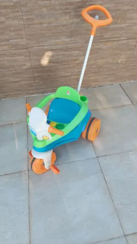 Triciclo Velobaby passeio & pedal Bandeirante 