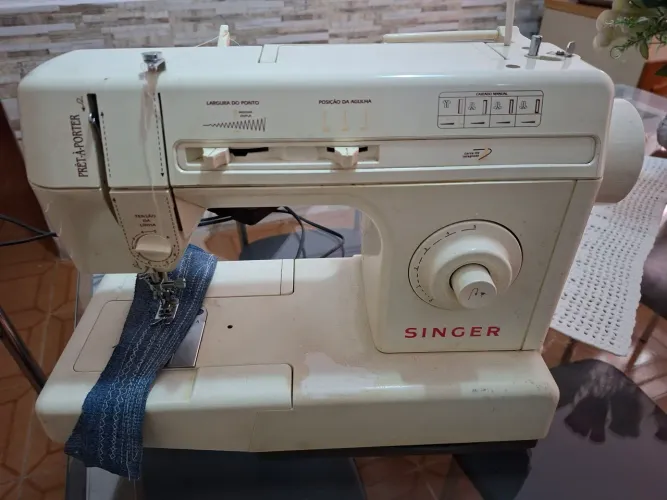 MÁQUINA DE COSTURA SINGER PRET A PORTER