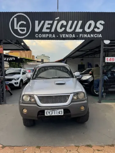 Mitsubishi L200 Outdoor HPE 2.5 4X4 CD T.dies. Mec. 2012
