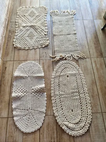 Conjunto de tapetes em excelente estado