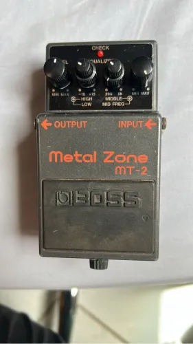 Pedal Distorçao BOSS Metal Zone MT-II