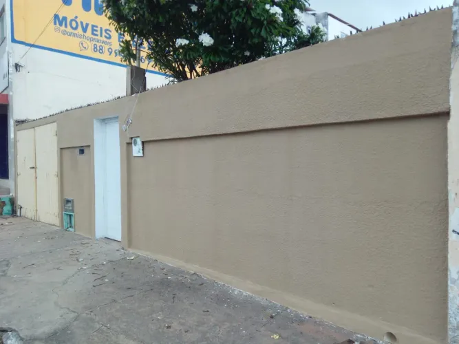 ALUGO CASA NO CENTRO DE CAMOCIM! 3 QUARTOS, GARAGEM, QUINTAL, SOMBRA, VENTILADA. R$ 900