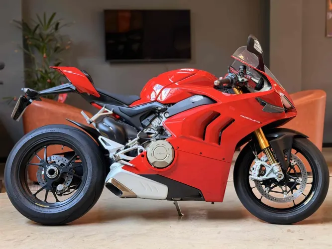 Ducati Panigale v4 s 2022