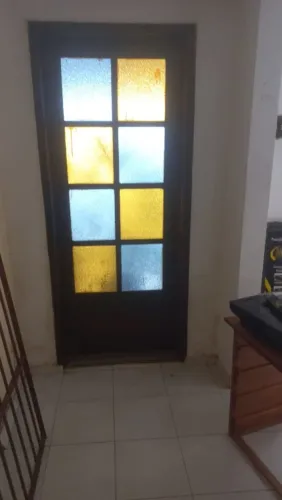 Vitrais de madeira com grade