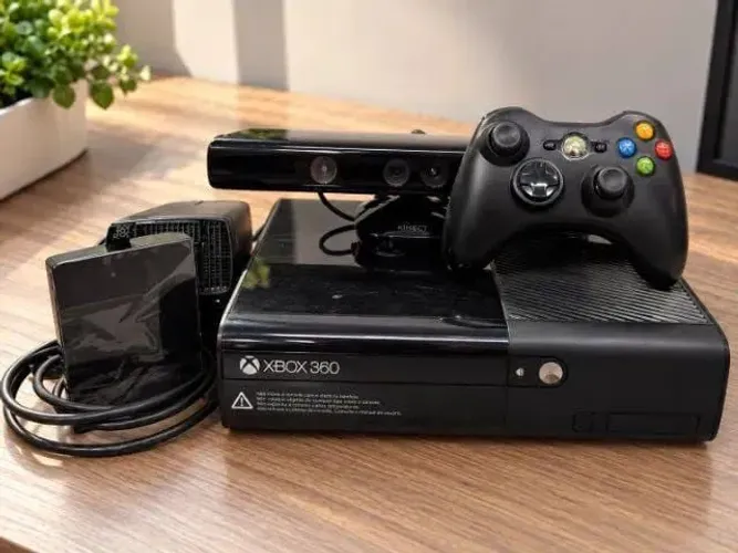 Xbox 360 super slim com HD