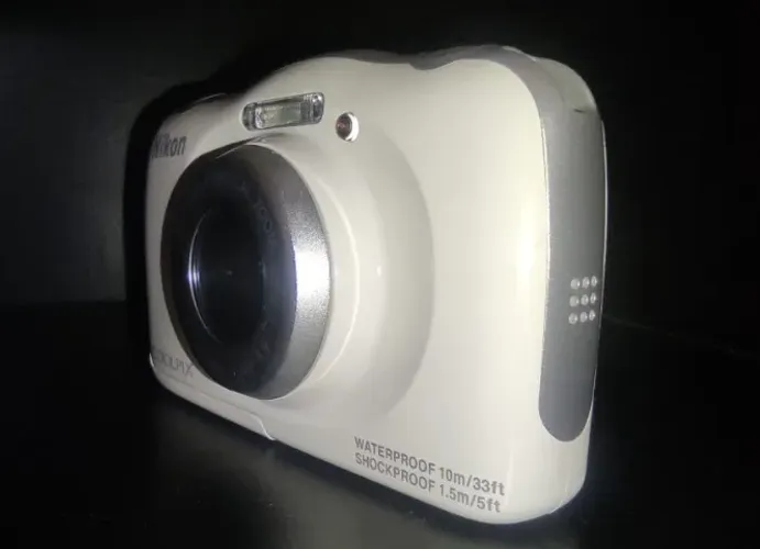 Cêmera Nikon S33