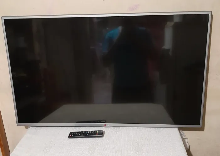 TV Smart 42 polegada LG com controle novo topp!!