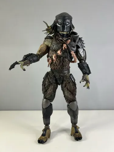 Boneco Action figure Predador Play arts kai 