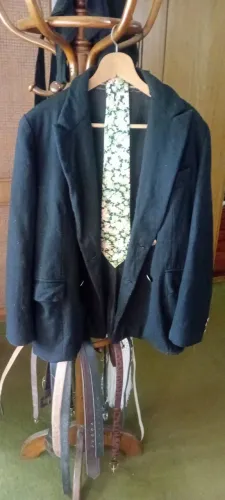 Blaser Preto de Lã , Gravatas, Calças. Camisa, zap *