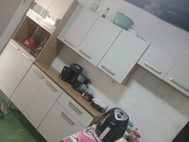 Armário de cozinha pra vender rápido 1 mês de uso interessados whatsapp *40