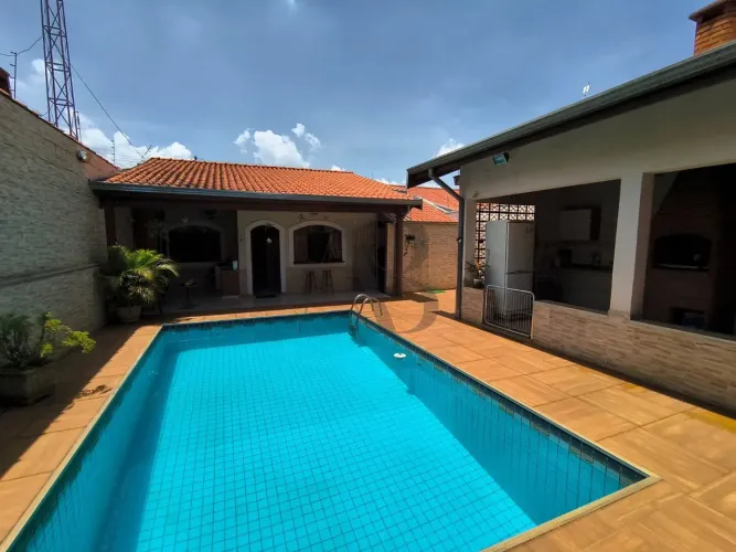 Casa à venda com 2 quartos e piscina, Parque Residencial Florença - Sumaré/SP