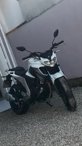 Fazer 250 fz25 praticamente nova 