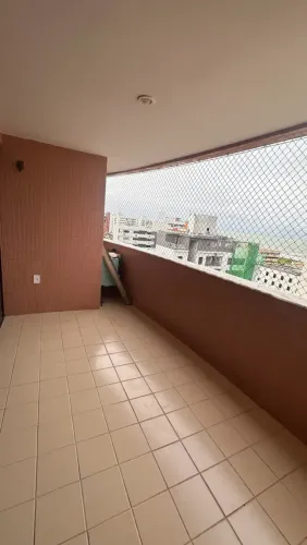 APARTAMENTO P/ ALUGAR  COM 3 QUARTOS  ANDAR ALTO VISTA MAR
