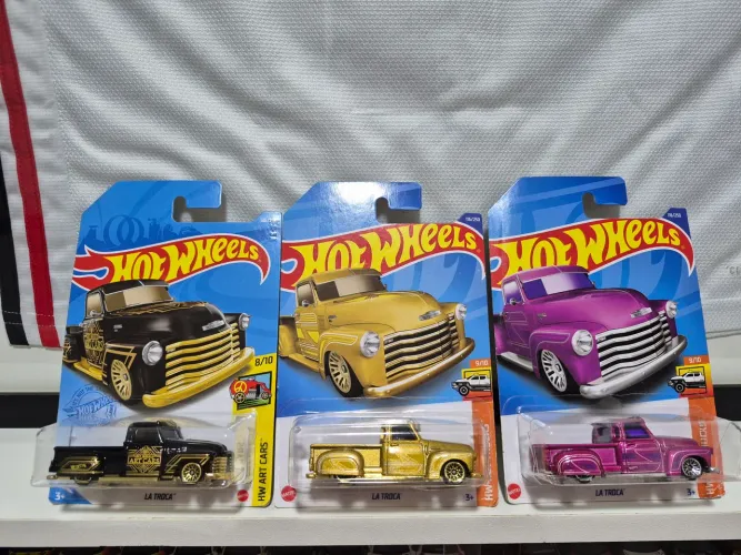 Lote 3 Miniaturas Hot Wheels La Troca