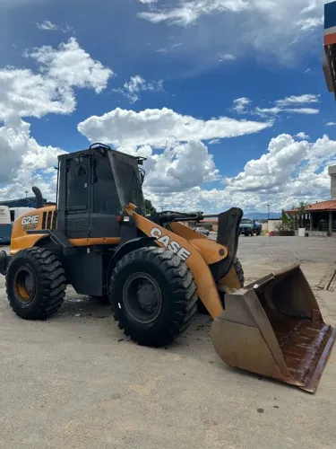 CARREGADEIRA CASE 621E