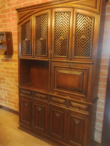 Armário antigo (SOMENTE PARA RETIRADA EM MÃOS, BRAGANÇA PAULISTA)