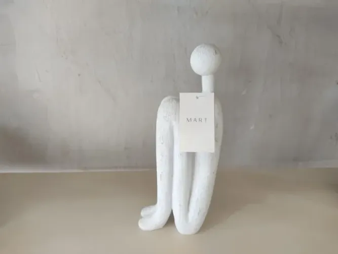 Escultura Mulher em Poliresina