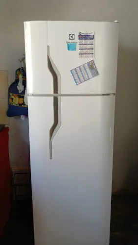 Geladeira Electrolux , motor sem funcionar