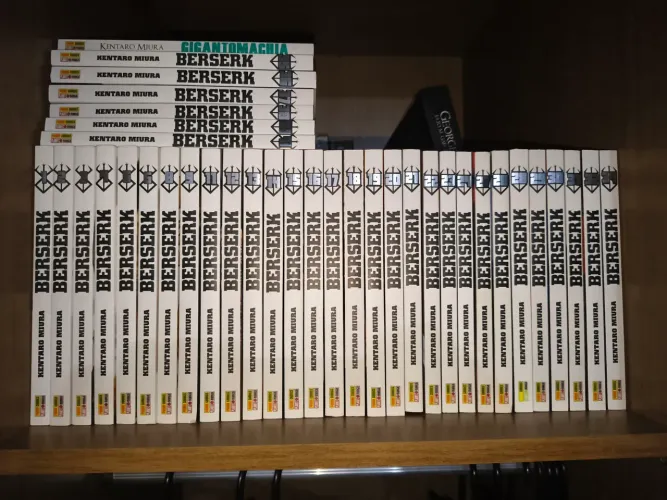 Coleção de mangás Berserk+ Gigantomachia