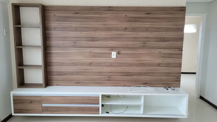 Painel de TV de Madeira