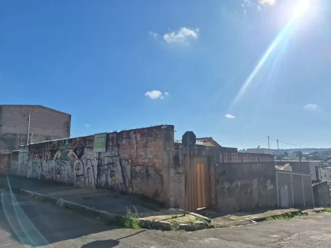Casa com 2 quartos em Glória - Belo Horizonte - MG
