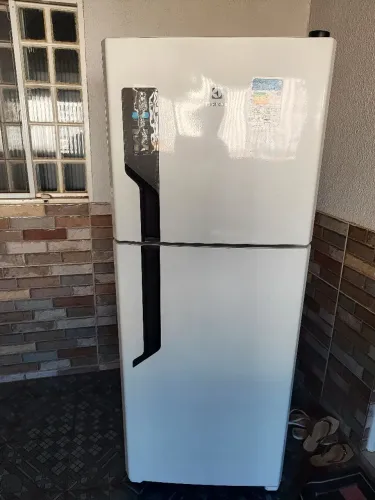 Geladeira Electrolux com defeito não tá gelando 