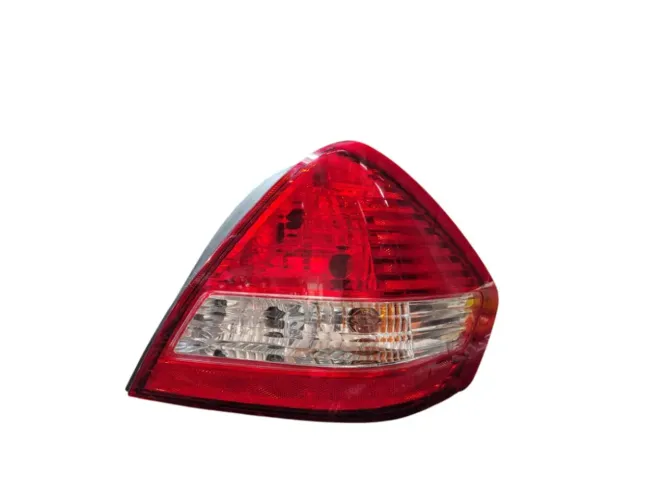 Lanterna traseira Direito Nissan Tida sedan 2008 A 2014