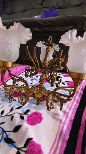 Peça em bronze antigo candelabro
