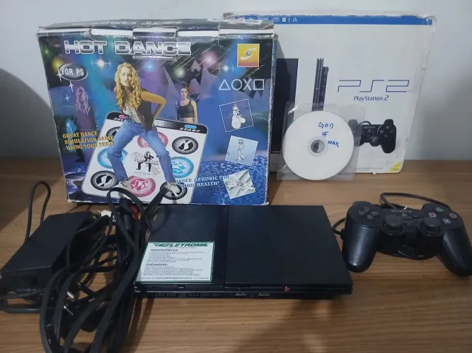 PLAYSTATION 2 COMPLETO COM TAPETE HOT DANCE E GOD OF WAR