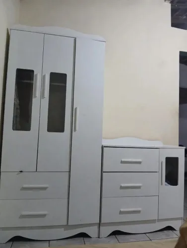 Guarda roupas e cômoda