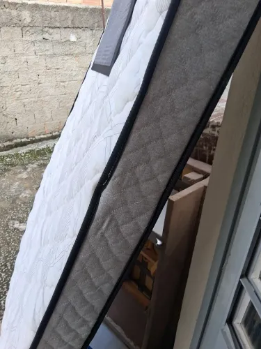 Vendo colchão de solteiro 