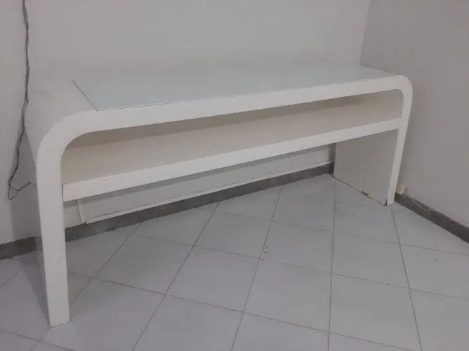 Lindo e moderno aparador