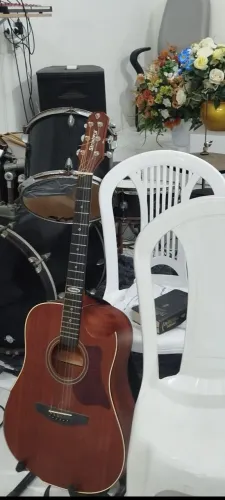Troca se vilão em um baixo 5 cordas
