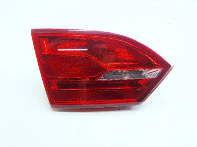 Lanterna Esquerda Tampa Vw Jetta 2.0 2013 5C945259A