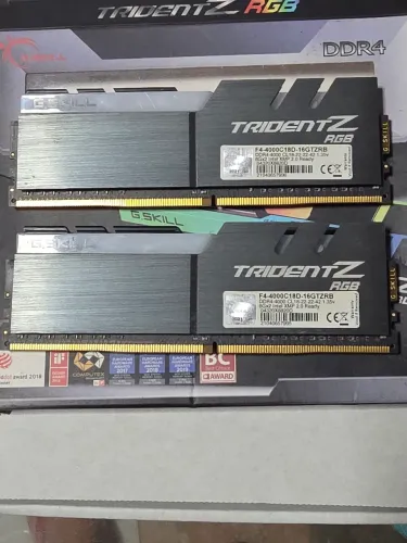 Memória RAM G.Skill Trident Z RGB 16GB (2x8GB) DDR4 4000MHz High End