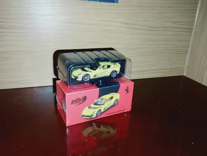 Ferrari 812 Competizione - BBR Models - Escala 1:64