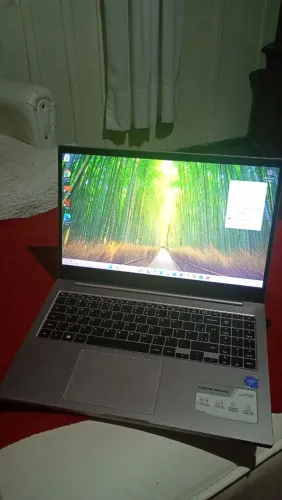 Samsung book E20 