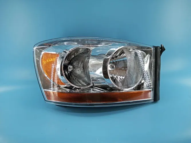 Farol Da Dodge Ram Ano:2006 Marca Tyc