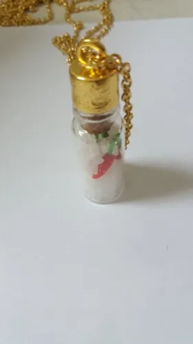 Colar com garrafinha sal grosso e pimentinha