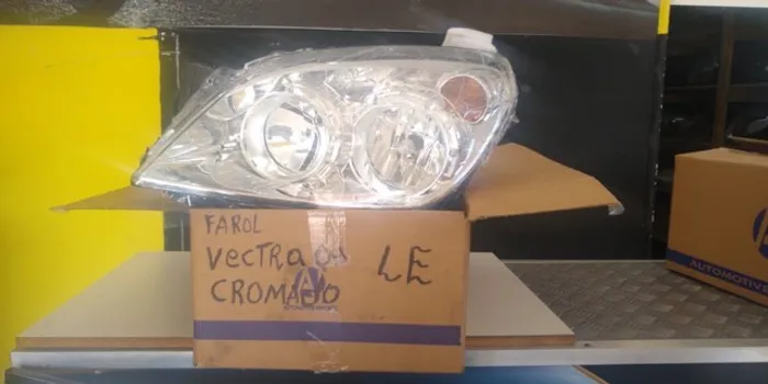 Farol vectra cromado 