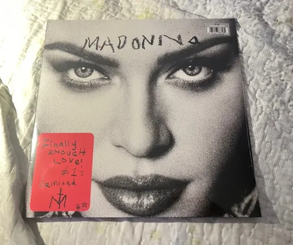 Madonna Finally Enough love vinil cinza LEIA