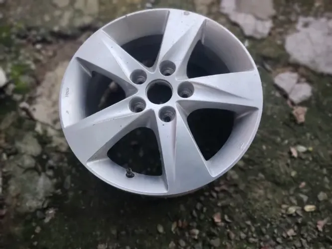 Roda Aro 16 Hyundai Elantra 2011/ Pintada De Fabrica S/ Uso