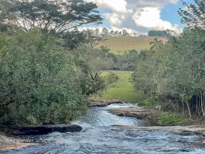 Terreno com 20 hectares e Cachoeira à venda.