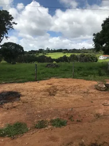 Fazenda a 70 km do DF à beira do asfalto - GO 430
