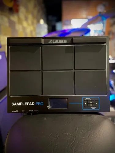 Pad de Percussão Elétrico SamplePad Pro 8-Pad Alesis