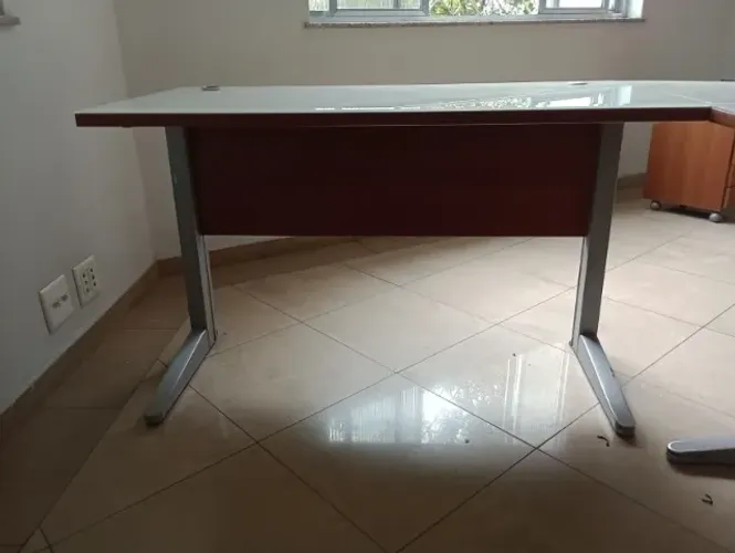Mesa Recepção Escritório em L com pé de Ferro e  Madeira usada 0,70 x 160 0,60 x 1,20 